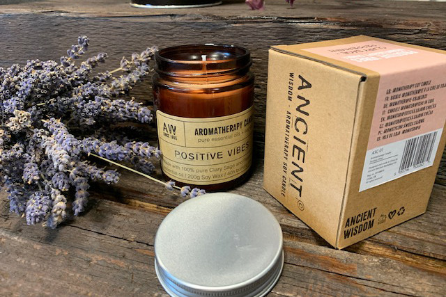 Aromaterapeutická sójová sviečka - Oddych (levanduľa a fenikel)