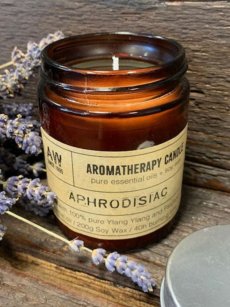 Aromaterapeutická sójová sviečka - Afrodiziakum (ylang ylang a pačuli)